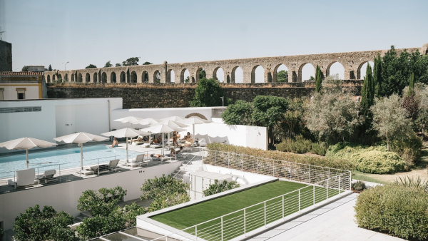 MAR DE AR AQUEDUTO-Historic Design Hotel & Spa, quarto luxuoso, spa relaxante, arquitectura histórica, comodidades de topo, Évora, Portugal